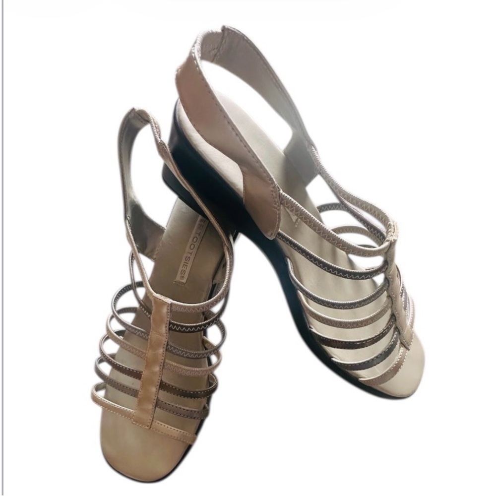 Tender Tootsies Faye 10W Strappy  Matte Gold 🆕 NWOT